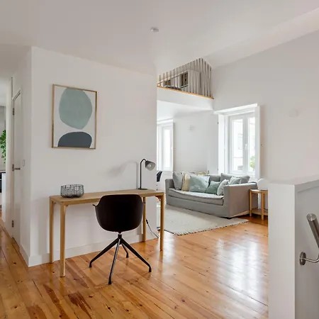 Joivy Riverside Bohemian Maisonette *