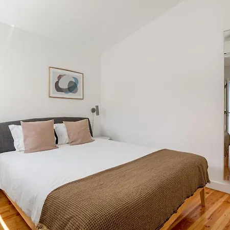 Guestready - Riverside Bohemian Maisonette Apartment Lissabon