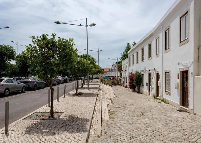 Guestready - Riverside Bohemian Maisonette Apartman