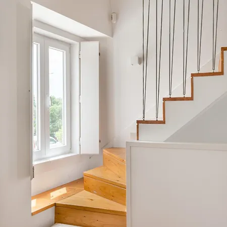 Joivy Riverside Bohemian Maisonette * Лиссабон